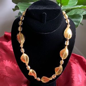 Hilary London designer made in Italy, Murano glass necklace w/ gold tone clasp